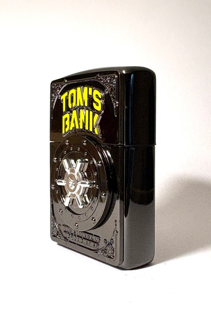 Zippo - Zippo Tom’s Bank Black Edition PROMO LAST ONE! - Ingen mindstepris - Lighter - Messing, Træ, Emalje, Forsølvet #1.0