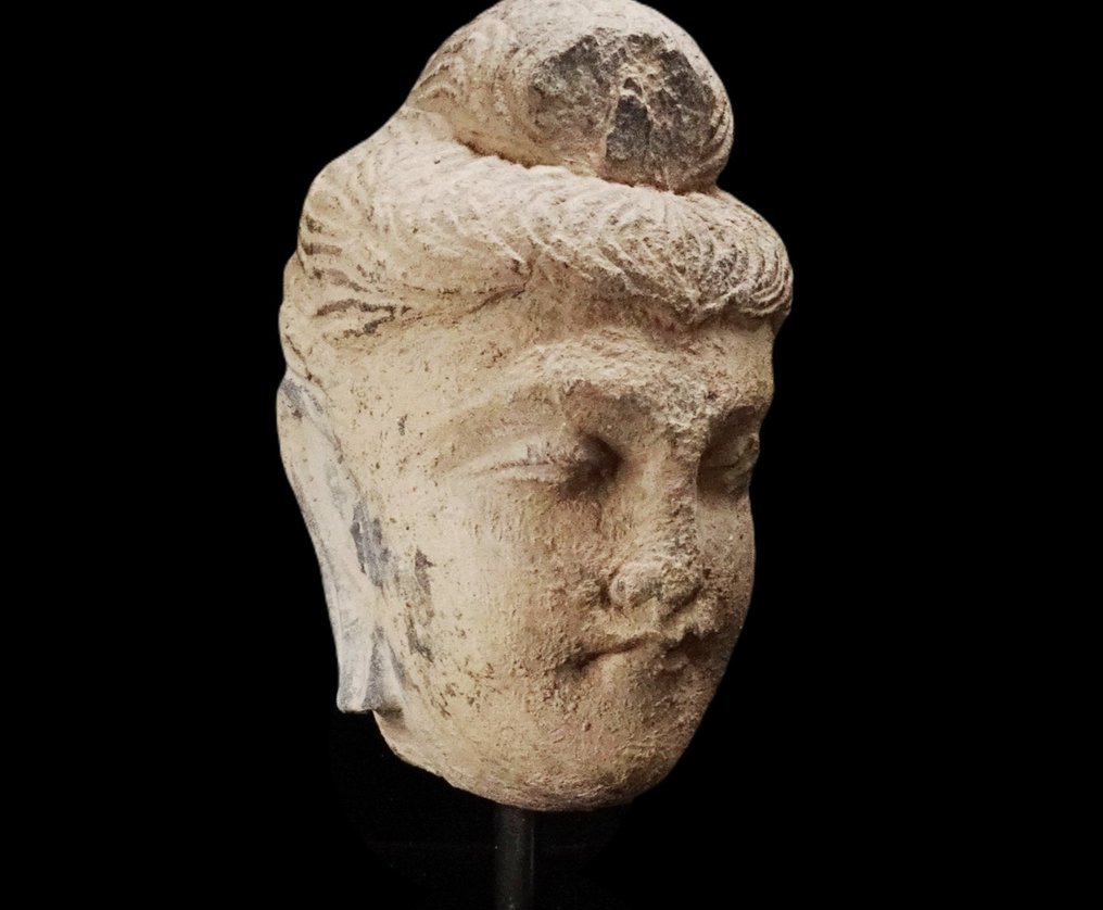 Gandhara - Cabeça de Buda em xisto - Séculos 1/3 - avaliado por Jean-Yves NATHAN - especialista C.E.A. #2.1