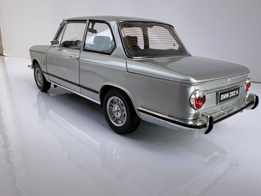 Kyosho 1:18 - Modelauto - BMW 2002 Tii 1972 - 4 diafragma #4.3