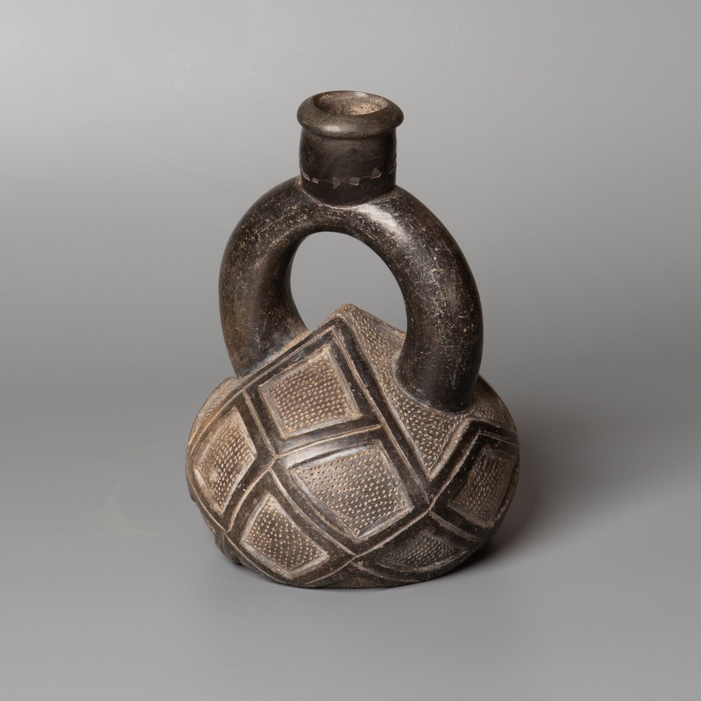 Cupisnique - Chavin, Peru Terracotta Huaco with stirrup handle 1200 - 500 BC. 17.5 cm height. TL TEST. Spanish Export License. #2.1