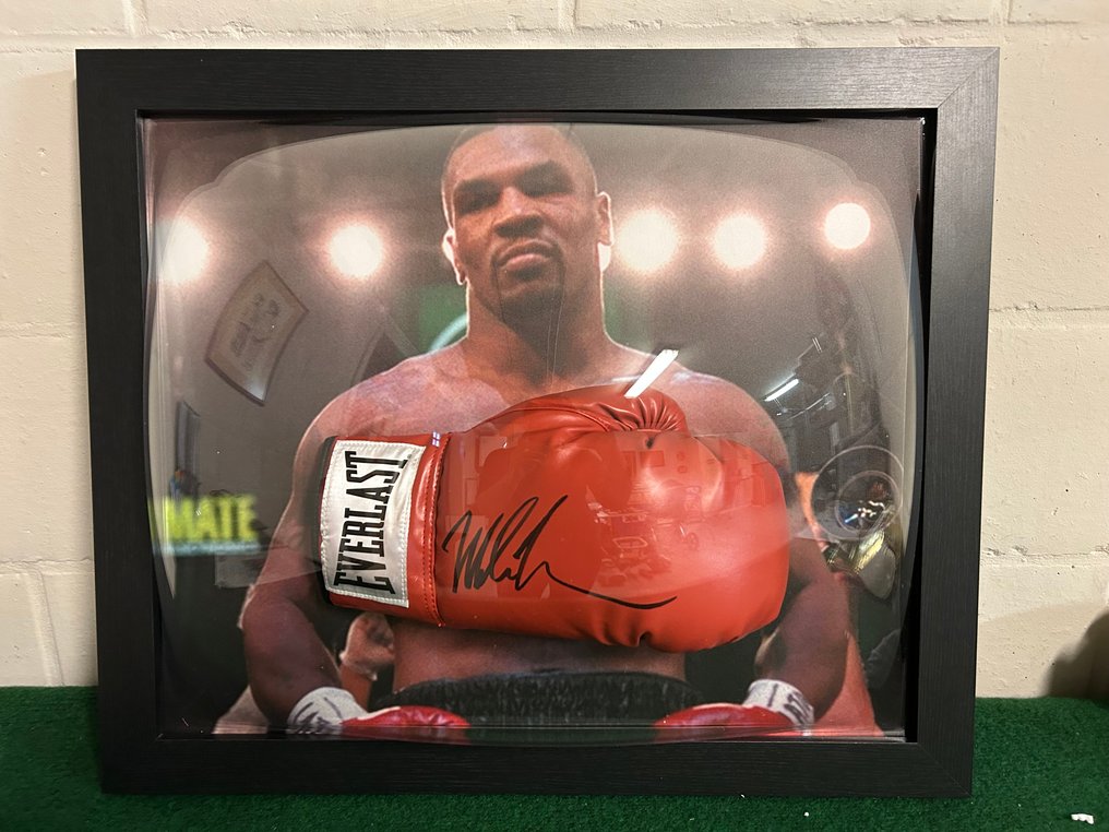 Boxing - Mike Tyson - Boxing glove #3.2