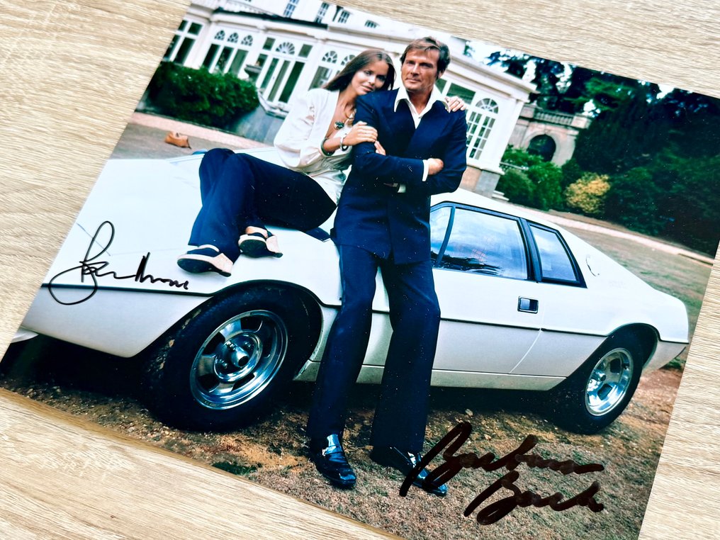 James Bond 007: The Spy Who Loved Me, Roger Moore & Barbara Bach - Double Signed - with bbc Certificate - Autograph, photo #2.1