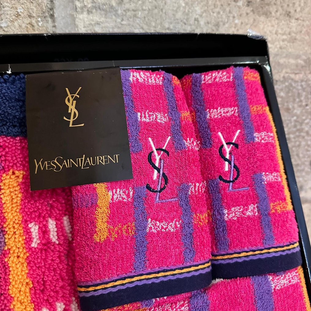 Yves Saint Laurent - Set bagno - Tappeto/Asciugamano/Salviette - Asciugamano (4)  - 0 cm - 0 cm #2.1