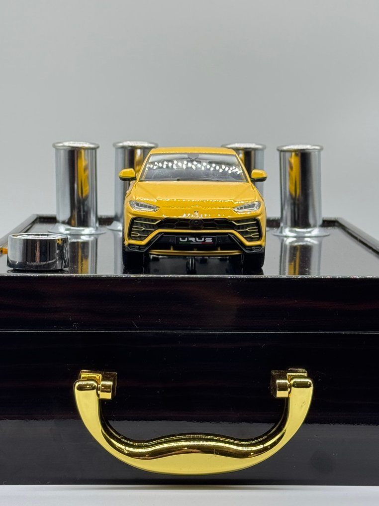 1:24 - Model sports car - Lamborghini Urus Pure Sound Handmade Display with Real Engine Sounds Limited Edition - Limited Edition – Authentic 32-bit Lamborghini 4.0L Twin-Turbo V8 (EA825) Recordings – Individually #3.2