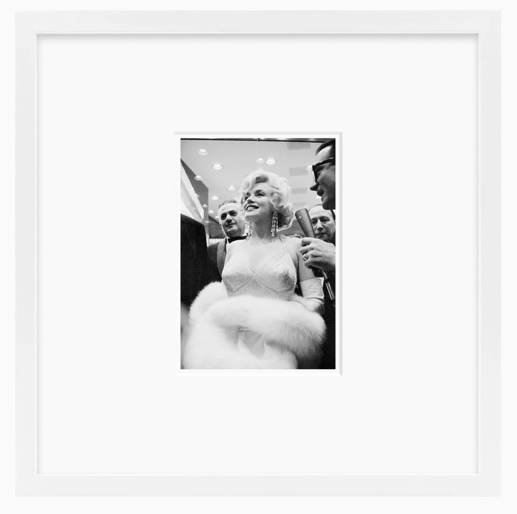Bob Henriques (1930-2011) - Marilyn Monroe at the premiere of Some Like It Hot in Times Square. New York City, USA, 1959. #1.0