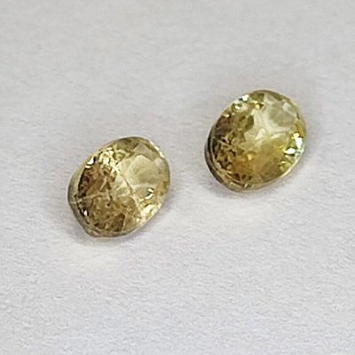 2 pcs  Gul Safir  - 1.35 ct - Antwerp Laboratory for Gemstone Testing (ALGT) #4.3