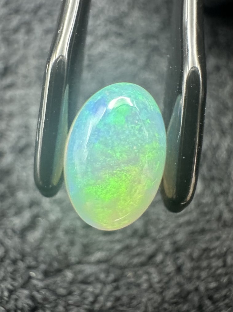 Opale Cabochon- 0.55 g #1.0