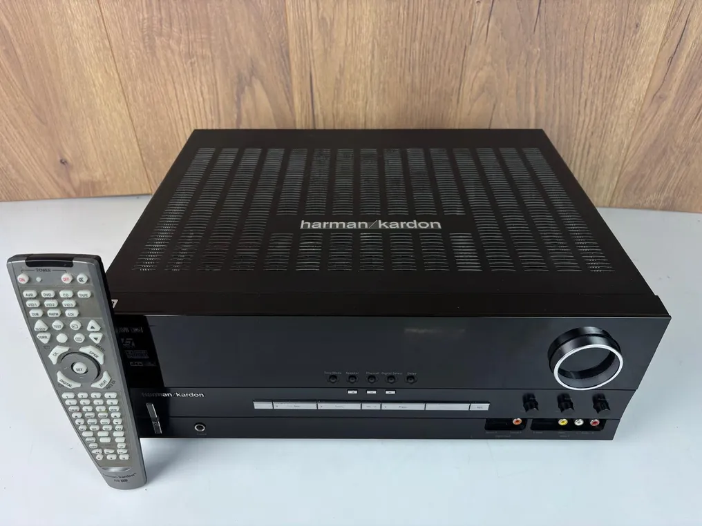 Harman Kardon - AVR-135 Solid state multi-channel receiver #2.1