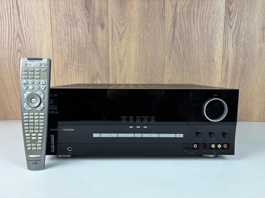 Harman Kardon - AVR-135 Solid state multi-channel receiver #1.0