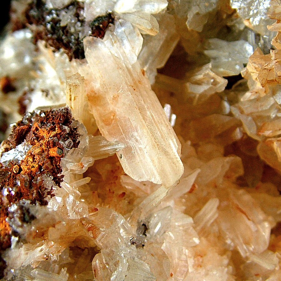 CW1631 Ważna próbka cerussytu z goethitem. Kryształy na matrixie - Wysokość: 125 mm - Szerokość: 127 mm- 1656 g - (1) #1.0