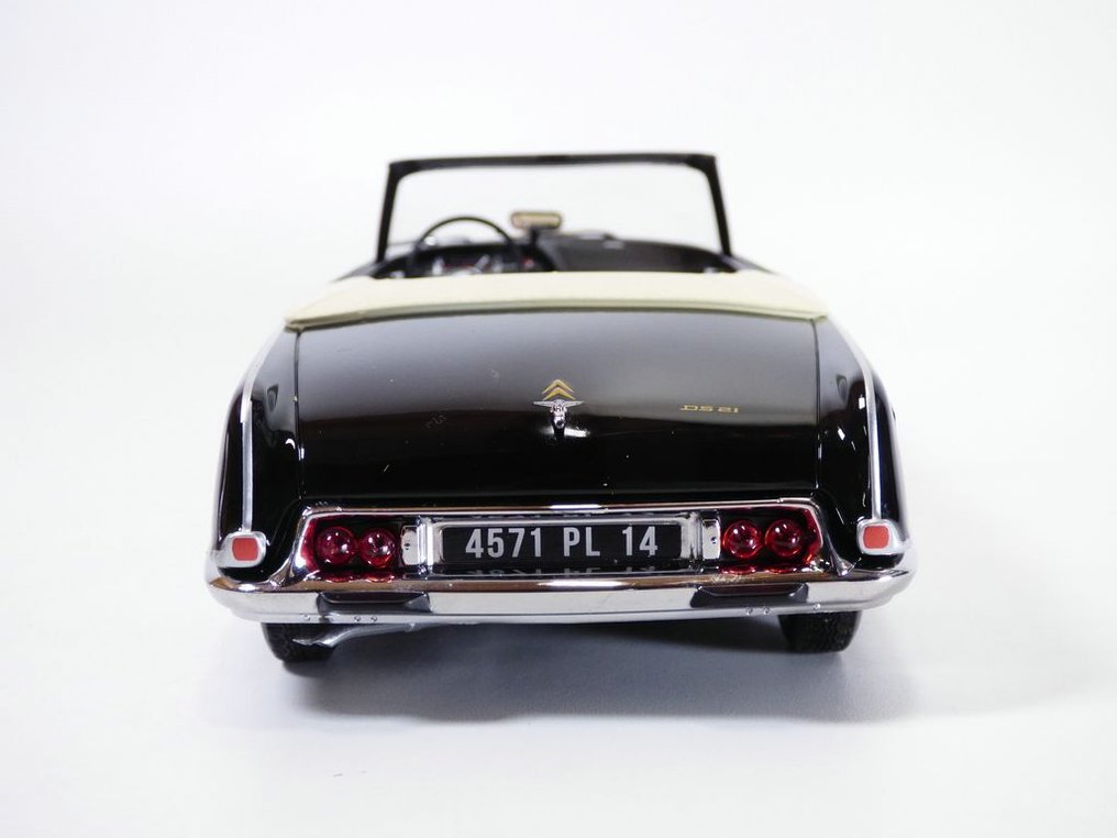Norev 1:18 - Modellino di auto decappottabile - Citroën DS 21 Cabriolet Palm Beach noir #4.3