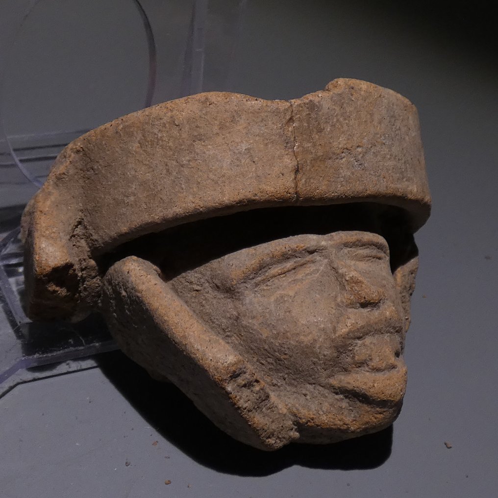 Βερακρούζ, Μεξικό Terracotta Sonriente κεφάλι. 5 εκ. H. Ισπανική Άδεια Εισαγωγής. 300 - 900 μ.Χ. #2.1