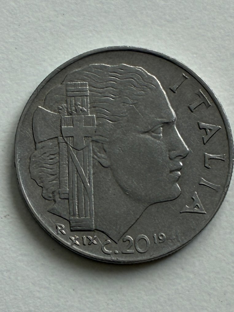 Italy, Kingdom Vittorio Emanuele III. Lotto 43 monete - inclusi 4 argenti (L. 20 1927 - Anno VI, L. 5 1927, L. 2 1916, L. 1 1917) (No reserve price) #1.0