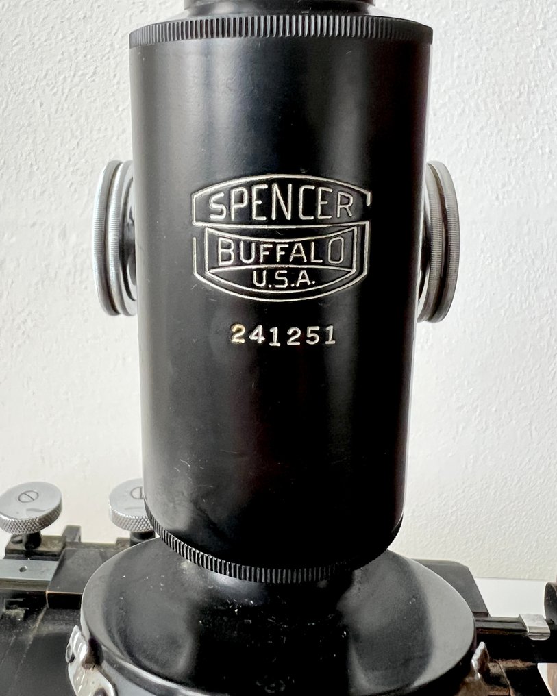 Monocular compound microscope - Serienummer 241251 - 1930-1940 - United States - Spencer Buffalo U.S.A. #1.2