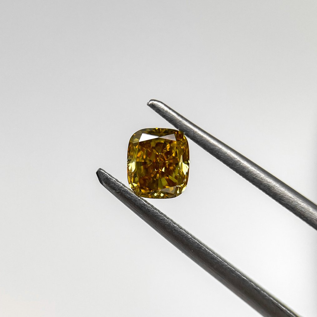 1 pcs 钻石  (天然色彩的)  - 0.58 ct - 枕形 - Fancy deep 稍帶棕色的, 似橙色 黄色 - VS1 轻微内含一级 - 美国宝石研究院（GIA） #1.0