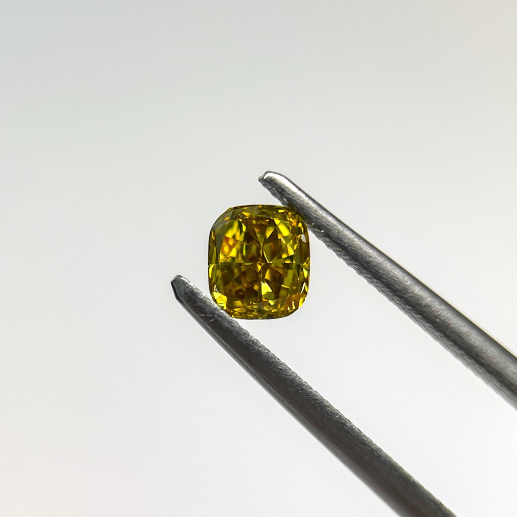 1 pcs 钻石  (天然色彩的)  - 0.51 ct - 枕形 - Fancy deep 稍帶棕色的, 稍帶綠色的 黄色 - VS2 轻微内含二级 - 美国宝石研究院（GIA） #1.0