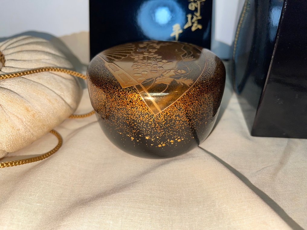 日本金蒔绘漆器夏见，带扇子和花卉图案 - 日本 - 大正時期（1912-1926） #1.0