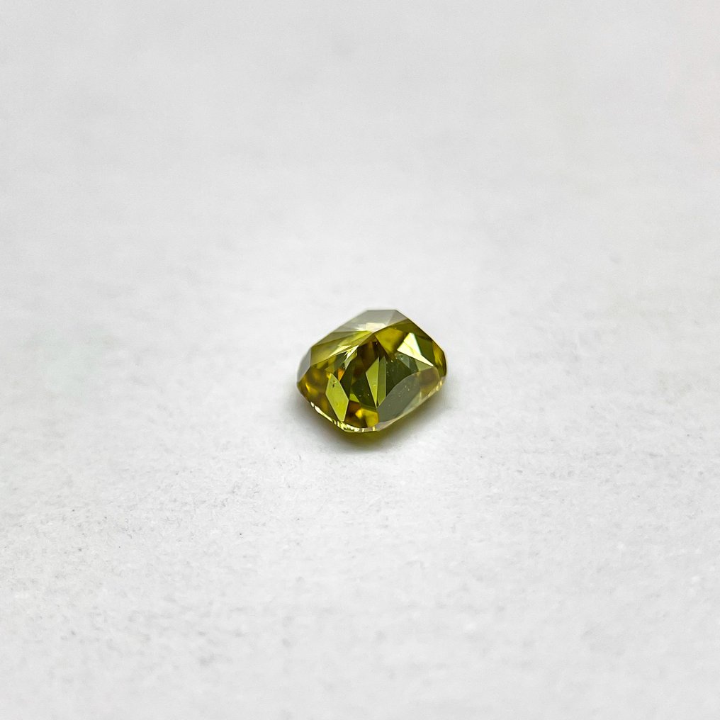 1 pcs 钻石  (天然色彩的)  - 0.51 ct - 枕形 - Fancy deep 稍帶棕色的, 稍帶綠色的 黄色 - VS2 轻微内含二级 - 美国宝石研究院（GIA） #2.1