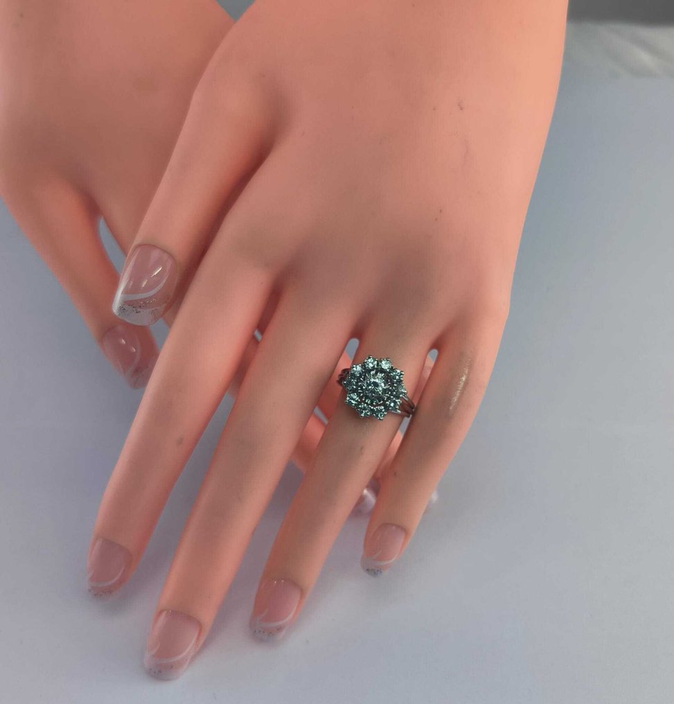 Cocktail-sormus - 18 kt. Valkokulta - 1.33ct. tw. Timantti (Luonnollinen) - Timantti - RS 52 - 53 1,33ct Cluster #1.0