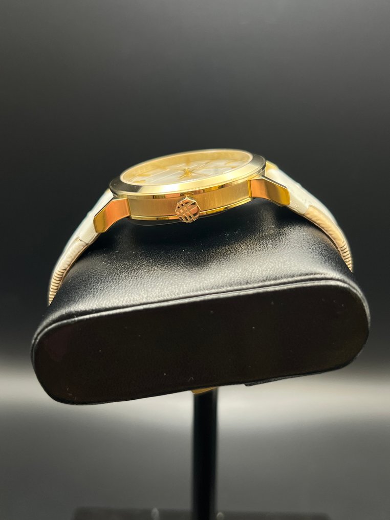 Burberry - The City - Ingen mindstepris - BU9015 - Kvinder - 2020+  #4.3