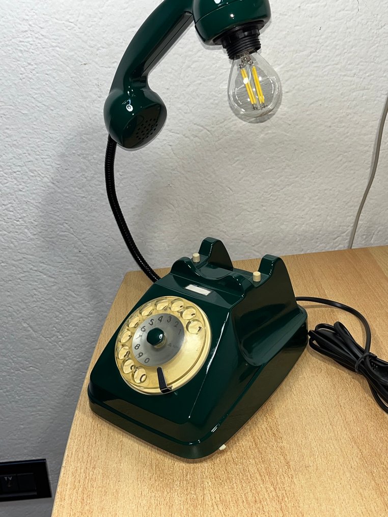 Pöytävalaisin - PVC, messinki, metalli - 60-luvun puhelin muutettu lamppuun #2.1