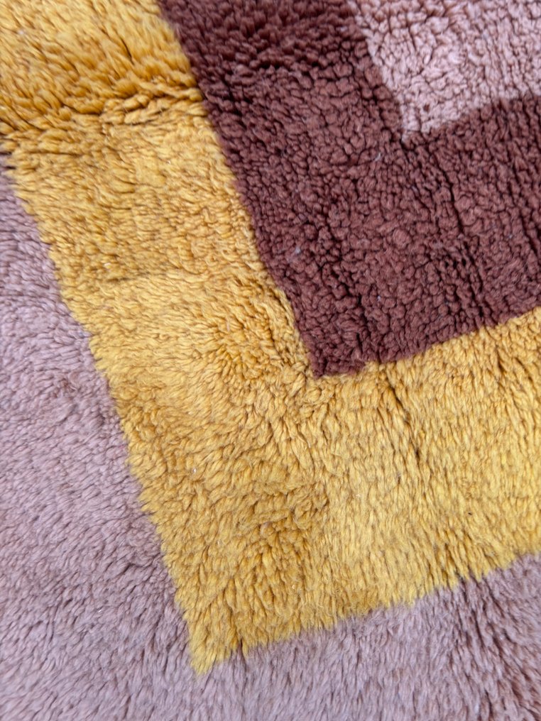 Modern Moroccan M’rirt Wool Rug – 150 x 200 cm – Handwoven Berber Carpet – Bold Colorblock Design – - Carpet - 150 cm - 200 cm - Handwoven Wool Rug #3.2