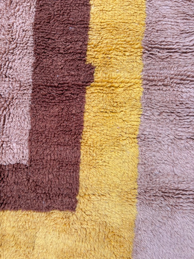 Modern Moroccan M’rirt Wool Rug – 150 x 200 cm – Handwoven Berber Carpet – Bold Colorblock Design – - Carpet - 150 cm - 200 cm - Handwoven Wool Rug #1.0