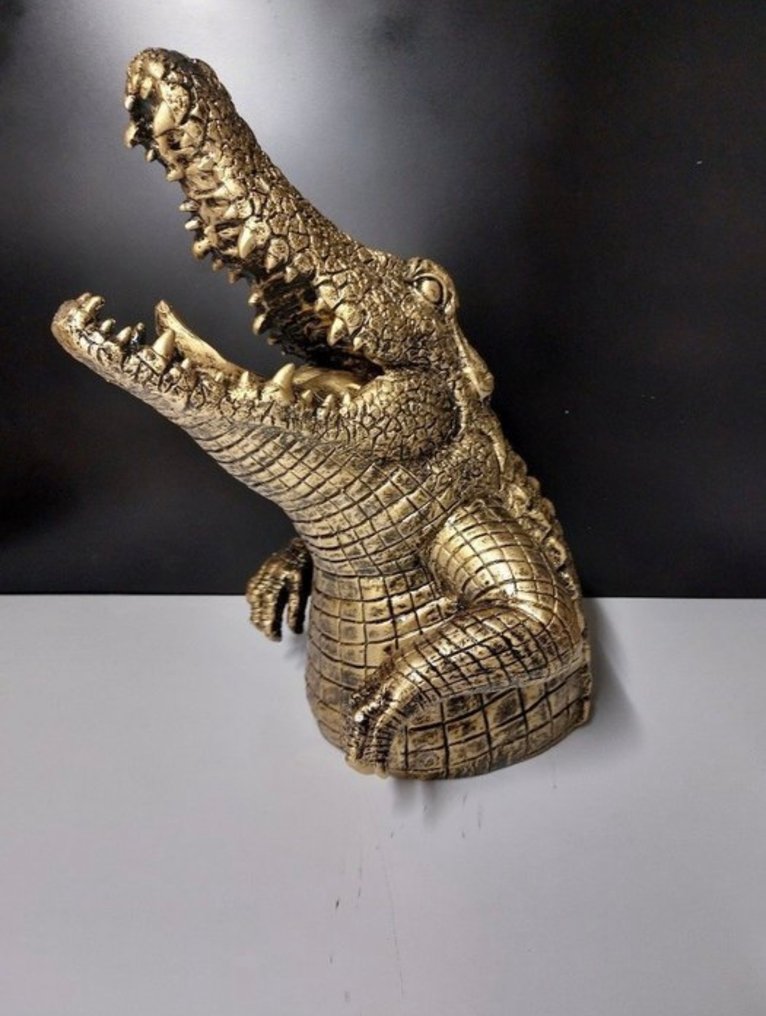 Figura - polyresin #3.2