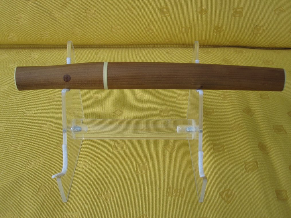 武士刀 - 全都在白樱木箱中，IJA 二战神风特攻队飞行员的遗骸，刺青。 - 日本 #4.3