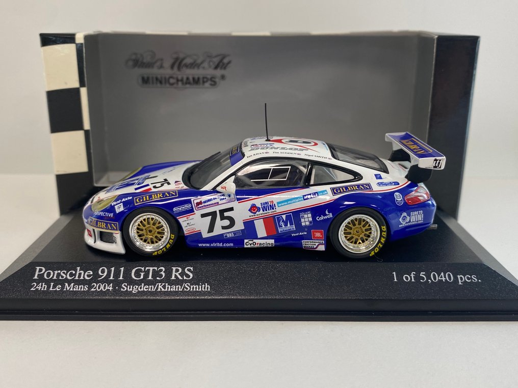 Minichamps 1:43 - Modelbil - Porsche 911 GT3 RS (996) #75 Team Perspective Racing 23th 24H00 Le Mans 2004 - Kahn/Smith/Sugden - Superb model i begrænset og udsolgt udgave. 1 af 5040 eksemplarer i verden! #4.3