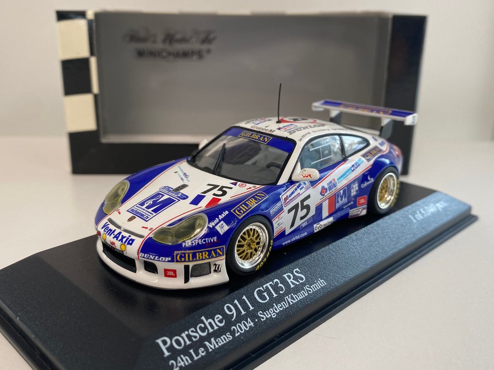 Minichamps 1:43 - Modelbil - Porsche 911 GT3 RS (996) #75 Team Perspective Racing 23th 24H00 Le Mans 2004 - Kahn/Smith/Sugden - Superb model i begrænset og udsolgt udgave. 1 af 5040 eksemplarer i verden! #3.2
