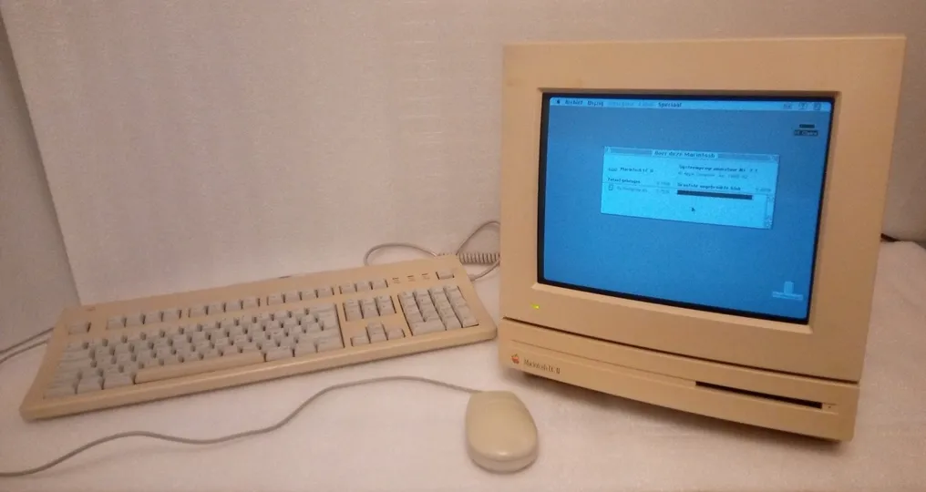 Apple 1992 Restored Macintosh LC ll + 12" monochrome display + full mechanical keyboard + mouse + new 3V - Macintosh #1.1
