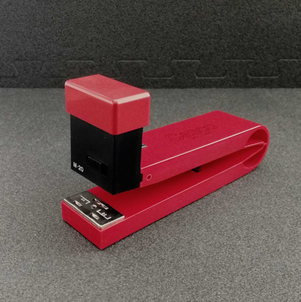 1976 'El Casco' Derlin M-20 desktop stapler • RARE - Tool Contemporary #1.0