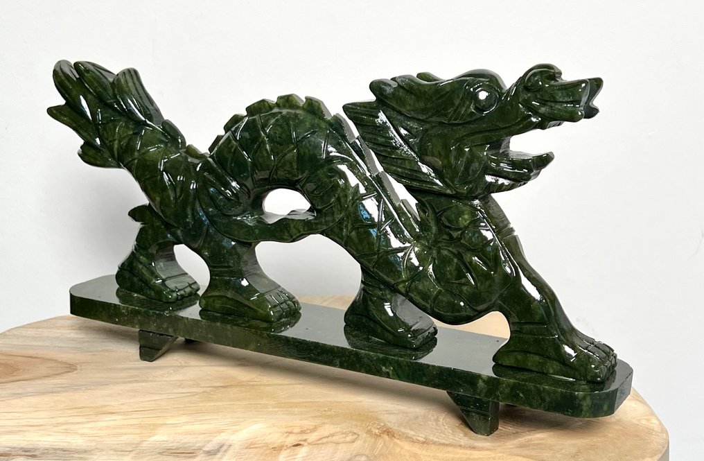 Nephrite Dragon - Height: 25 cm - Width: 4 cm- 1270 g #3.2