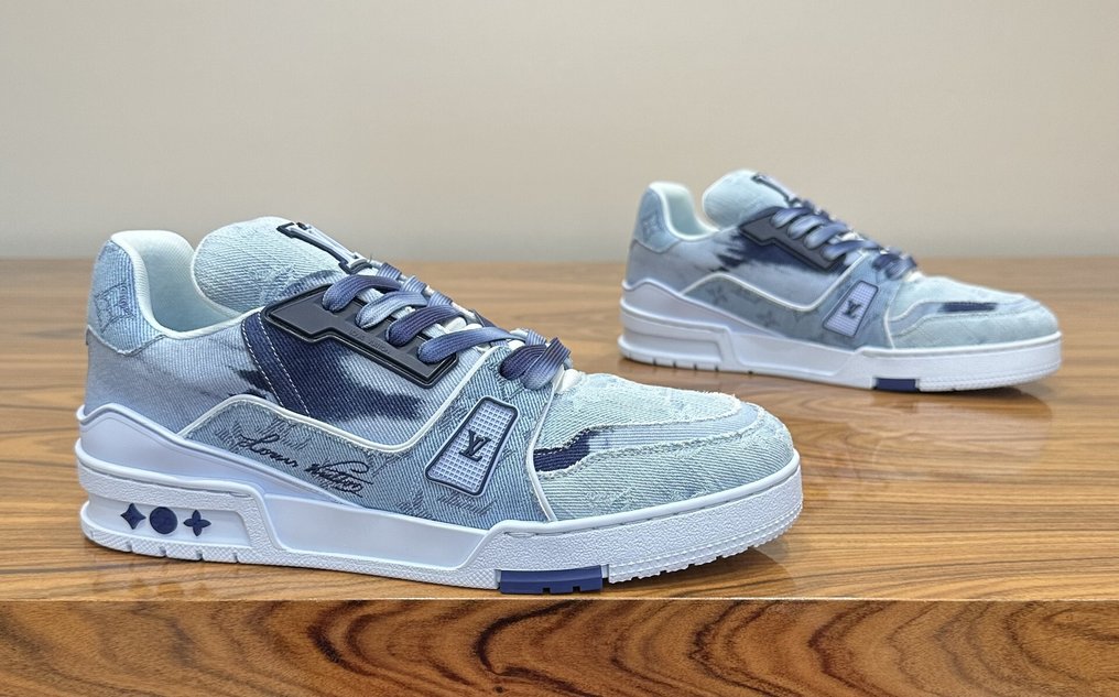 Louis Vuitton - LV Trainer Bleached Monogram Denim Light Blue / Navy - Zapatillas deportivas - Tamaño: EU 42 #3.2