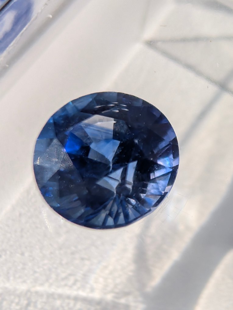 Blau Saphir - 1.19 ct - Antwerp Laboratory for Gemstone Testing (ALGT) - Intense Blue #1.0