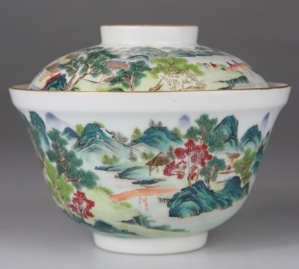 Κινεζικό καλυμματικό μπολ από πορσελάνη Οικογένειας Ρόζ - Μάρκα Qianlong - Πορσελάνη - Κίνα - Εμφάνιση του 20ού αιώνα / Περίοδος της Δημοκρατίας #1.0