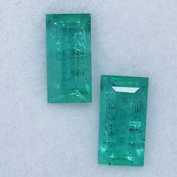 2 pcs Grön Smaragd - 1.70 ct - Instituto Gemólogico Español (IGE) - Oil Minor #1.0