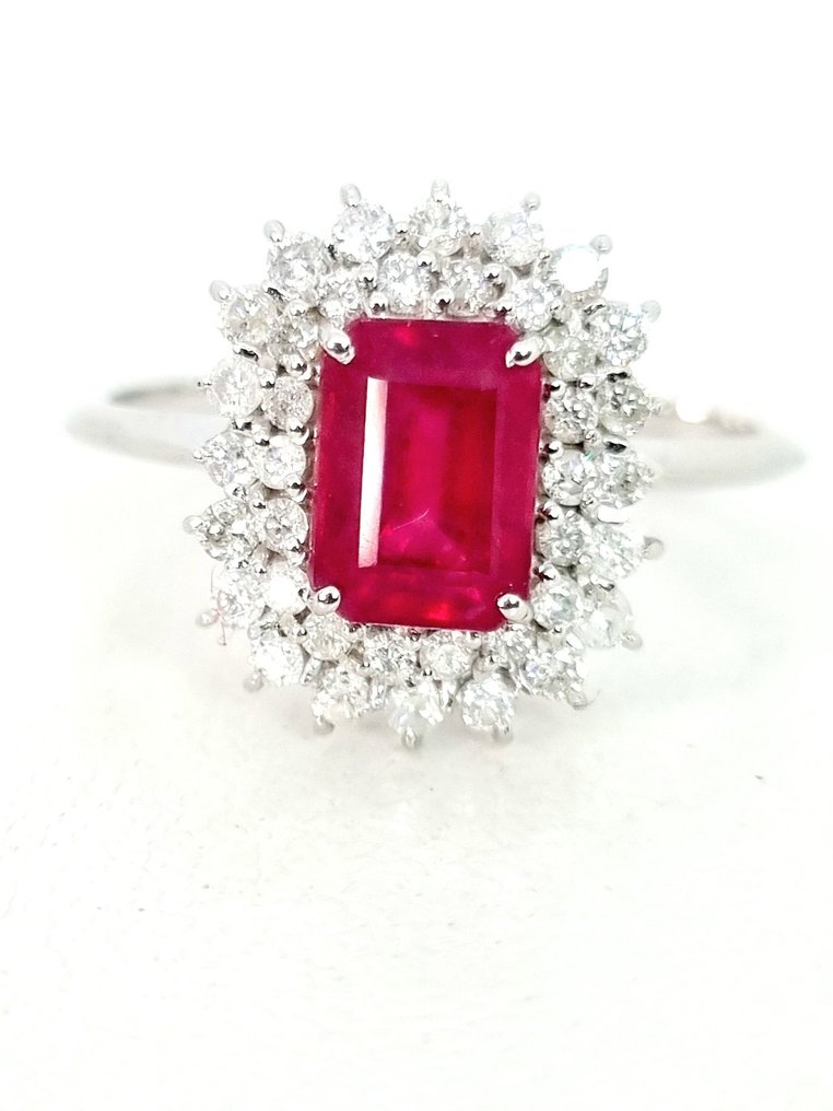 Ring - 18 kt. White gold Ruby - Diamond #1.0