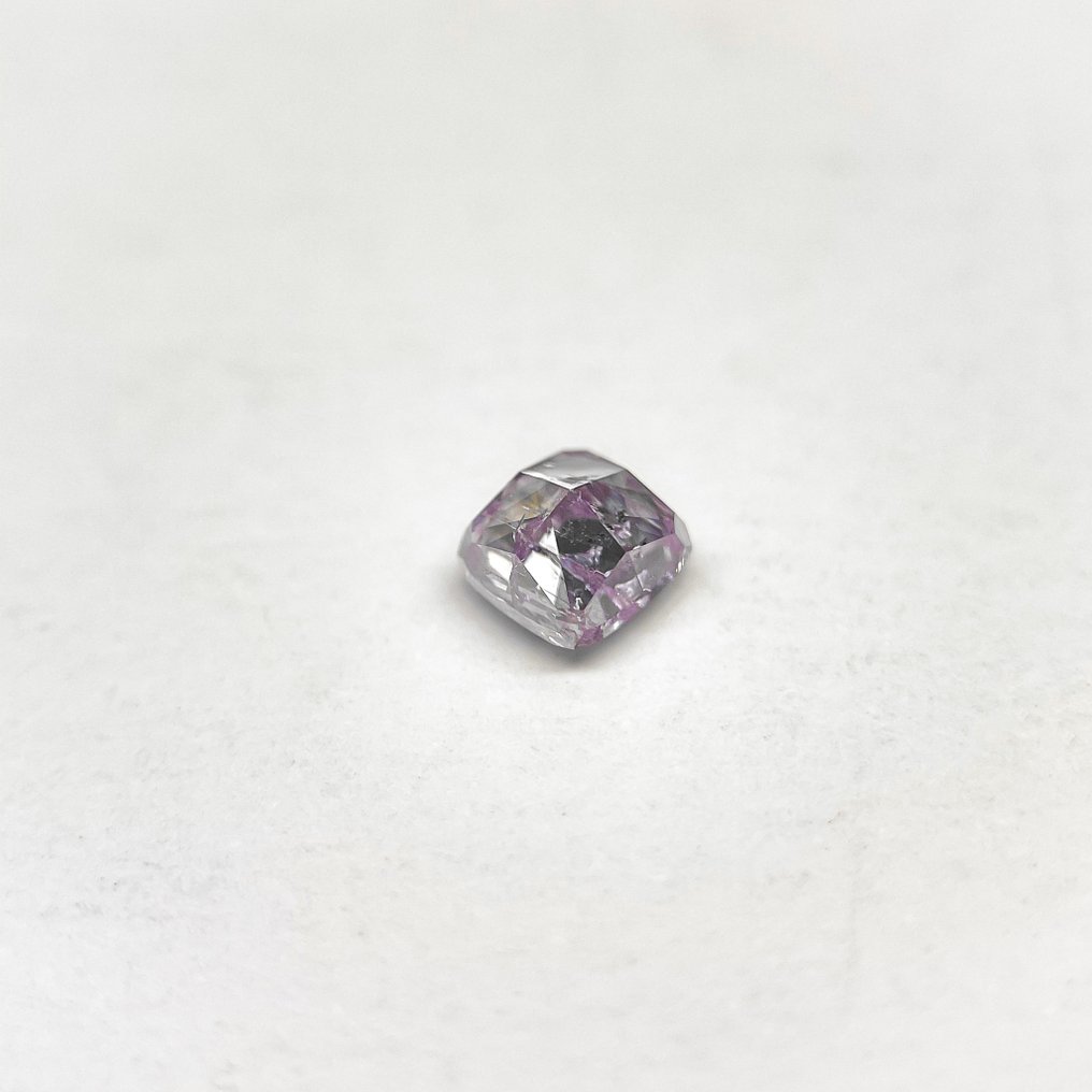 1 pcs 钻石  (天然色彩的)  - 0.62 ct - 枕形 - Fancy intense 粉红色 紫色 - 实验室报告中未指明 - 美国宝石研究院（GIA） #2.1
