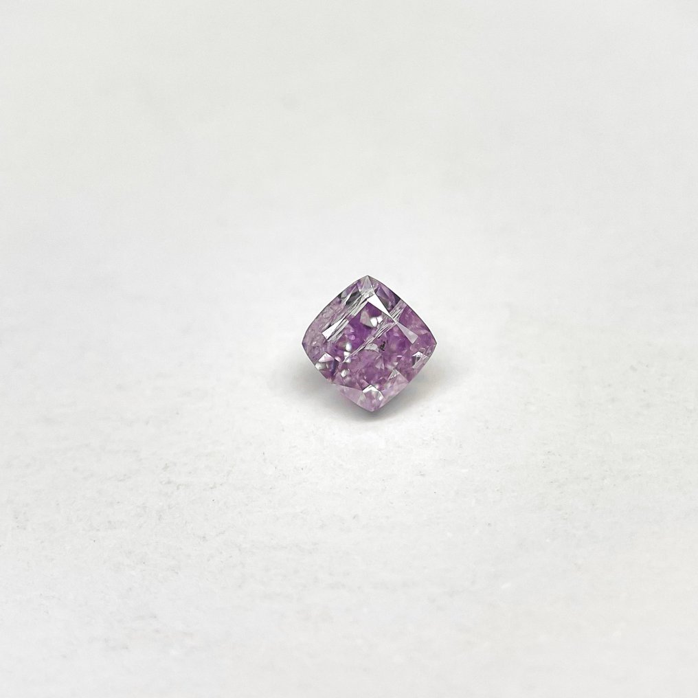 1 pcs 钻石  (天然色彩的)  - 0.62 ct - 枕形 - Fancy intense 粉红色 紫色 - 实验室报告中未指明 - 美国宝石研究院（GIA） #1.0