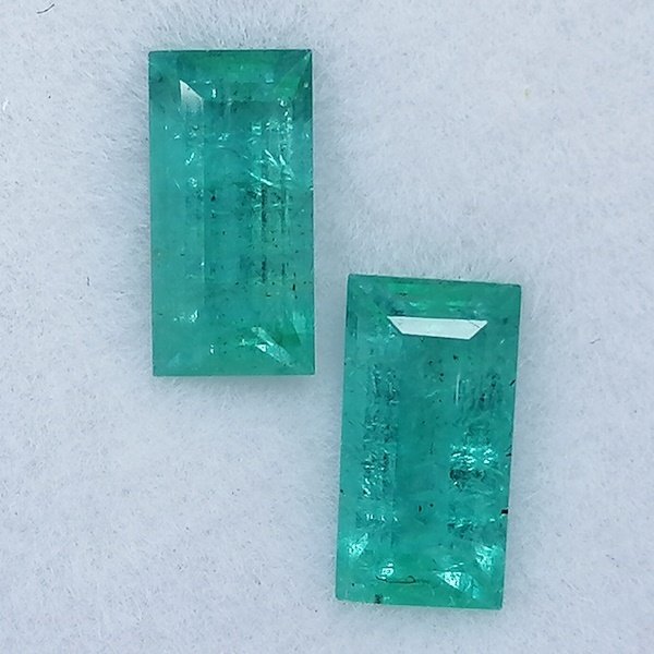 2 pcs Grön Smaragd - 1.70 ct - Instituto Gemólogico Español (IGE) - Oil Minor #1.0