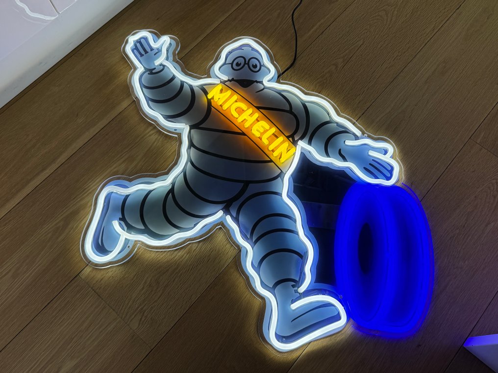 Sign - Michelin - NO RESERVE Michelin Man Neon Illuminated Lighted Sign Lightbox NO RESERVE #1.0