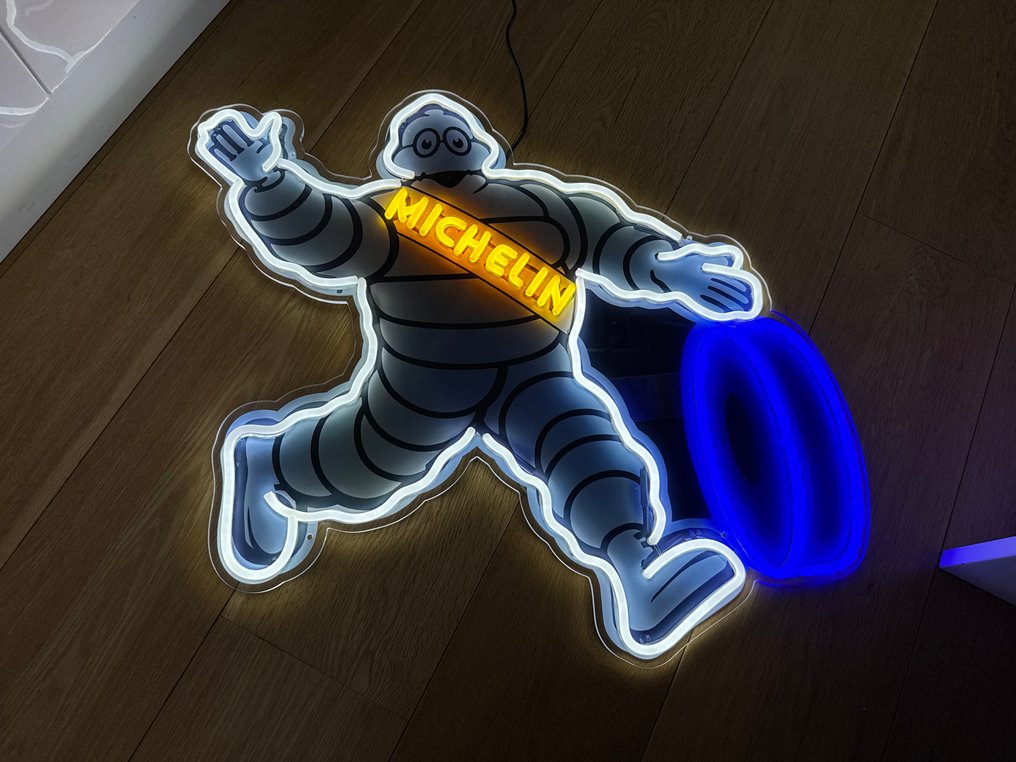 Sign - Michelin - NO RESERVE Michelin Man Neon Illuminated Lighted Sign Lightbox NO RESERVE #1.0