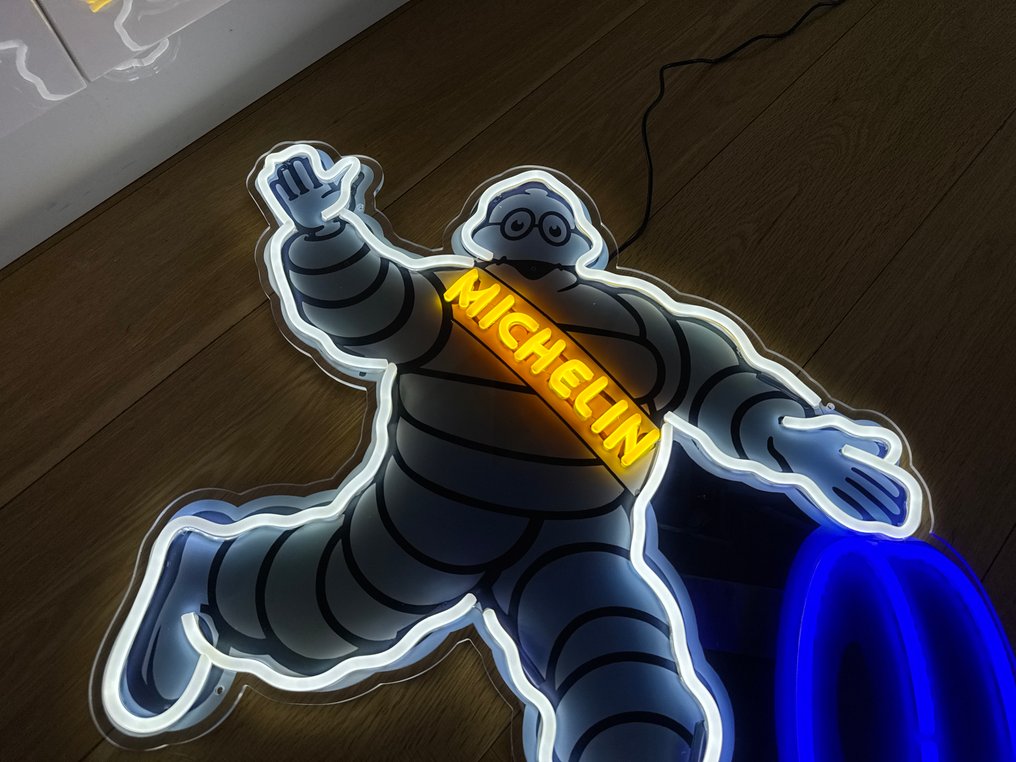 Sign - Michelin - NO RESERVE Michelin Man Neon Illuminated Lighted Sign Lightbox NO RESERVE #4.3