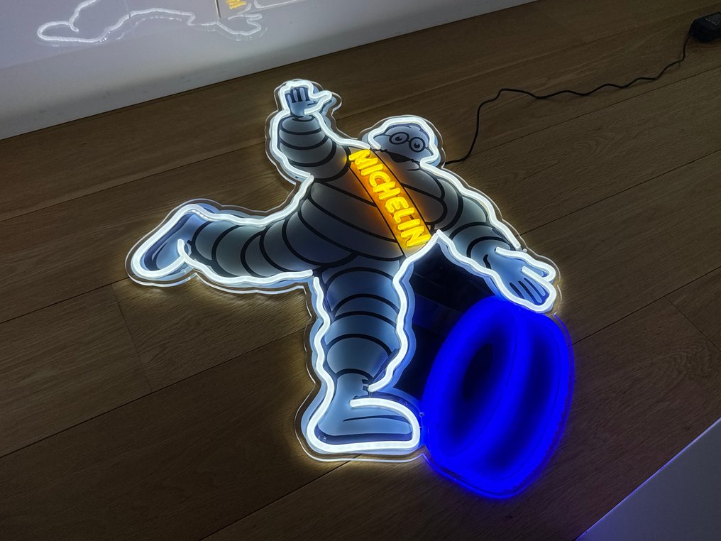 Sign - Michelin - NO RESERVE Michelin Man Neon Illuminated Lighted Sign Lightbox NO RESERVE #3.2