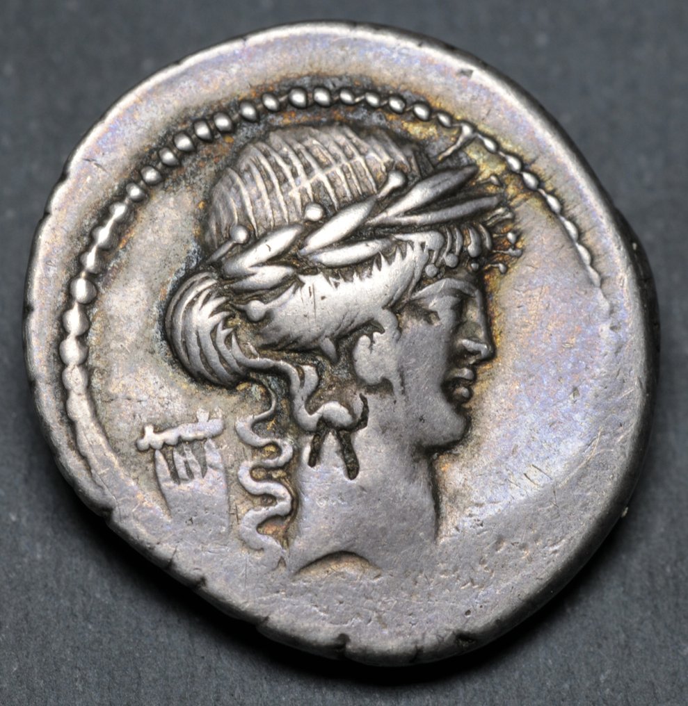 Ρωμαϊκή Δημοκρατία. P. Clodius M.f. Turrinus, 42 BC. Denarius #1.0