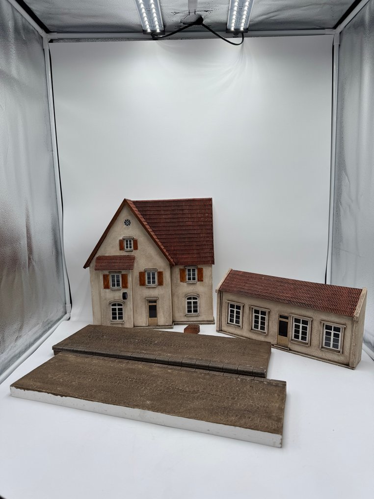 Waller Modellbau 1 - Model train buildings (5) - Rural train station with extension #1.0