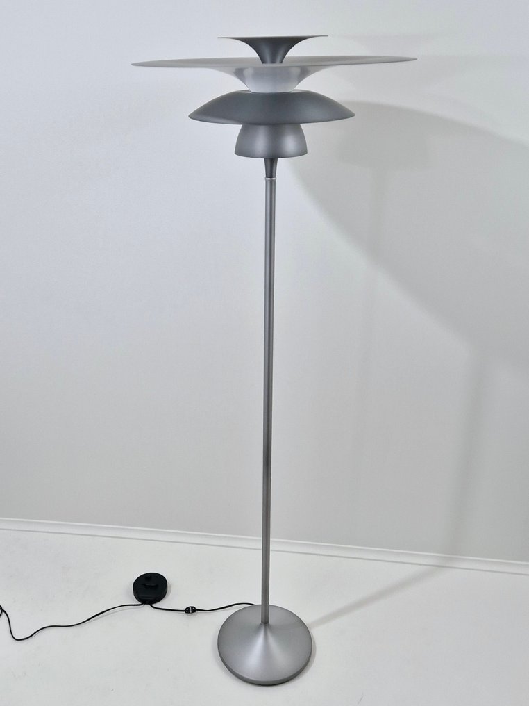 Belid - Joakim Fihn - Φωτιστικό δαπέδου - Picasso Ø50 - Μεγάλο - Γκρι Οξιδίου - Αλουμίνιο #4.3