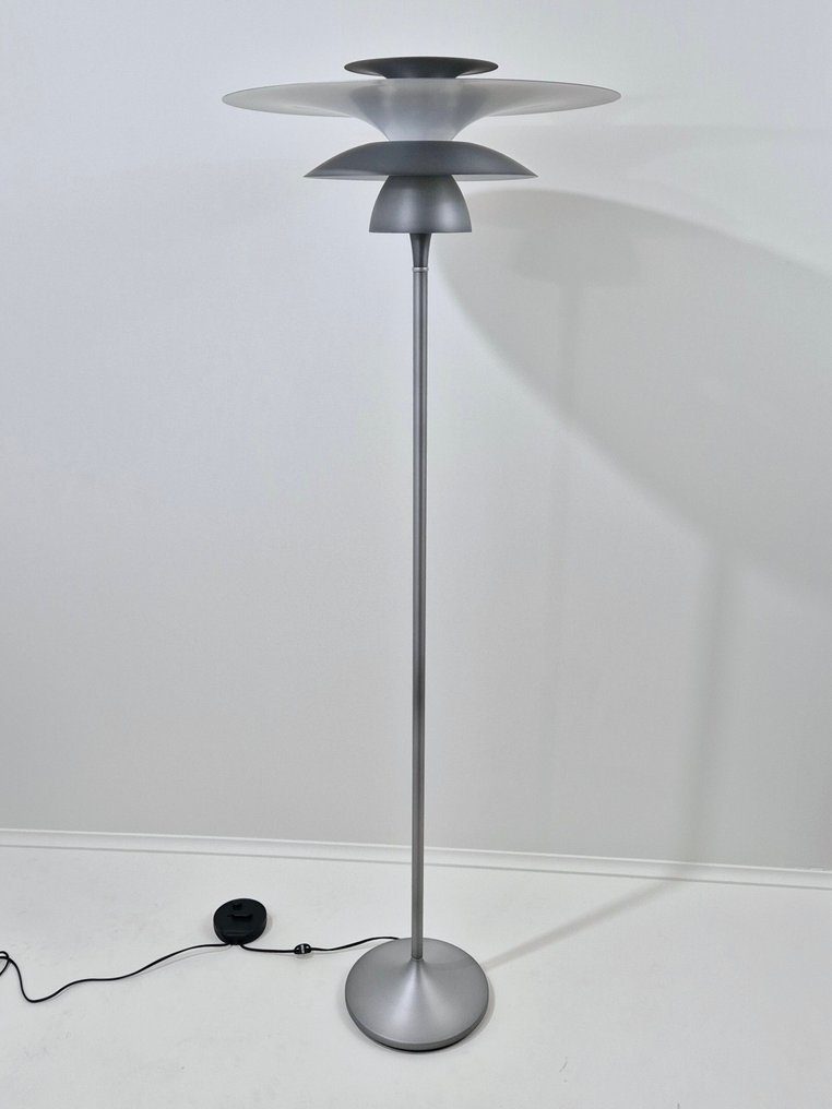 Belid - Joakim Fihn - Φωτιστικό δαπέδου - Picasso Ø50 - Μεγάλο - Γκρι Οξιδίου - Αλουμίνιο #3.2